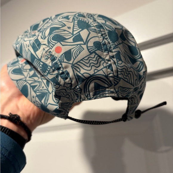 REI lightweight running and outdoor cap - Picture 2 of 2